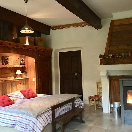 Bed and Breakfast Les Means Meolans-Revel Екстер'єр фото