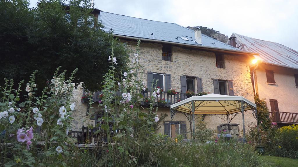 Bed and Breakfast Les Means Meolans-Revel Екстер'єр фото