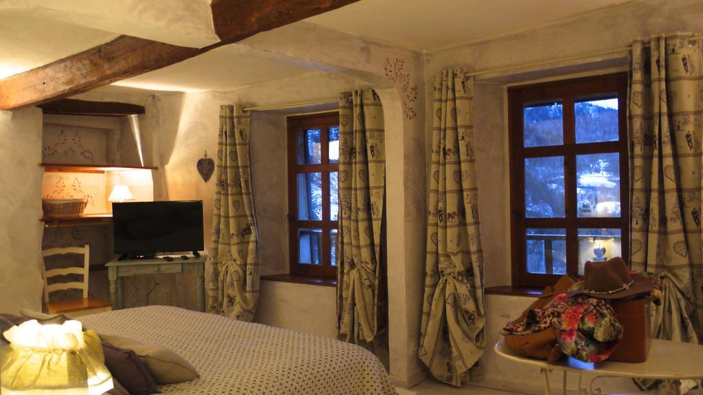 Bed and Breakfast Les Means Meolans-Revel Екстер'єр фото