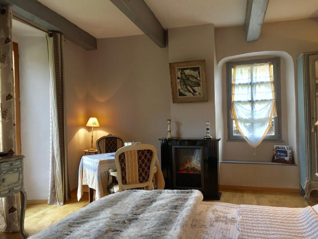 Bed and Breakfast Les Means Meolans-Revel Екстер'єр фото