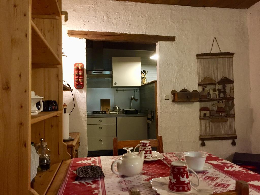 Bed and Breakfast Les Means Meolans-Revel Екстер'єр фото