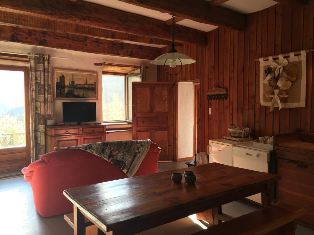 Bed and Breakfast Les Means Meolans-Revel Екстер'єр фото