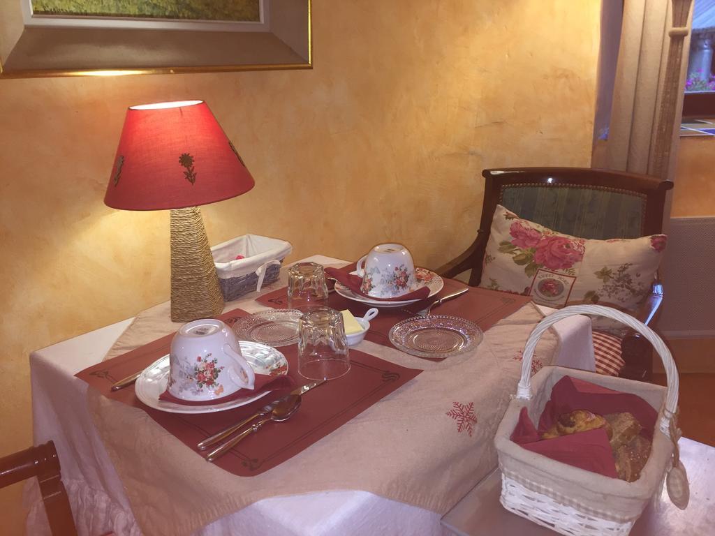 Bed and Breakfast Les Means Meolans-Revel Екстер'єр фото