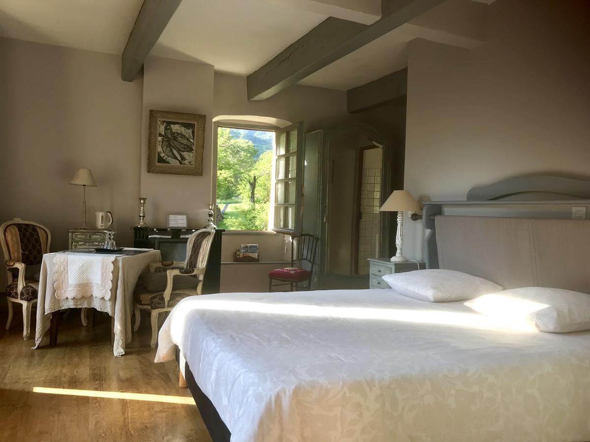 Bed and Breakfast Les Means Meolans-Revel Екстер'єр фото