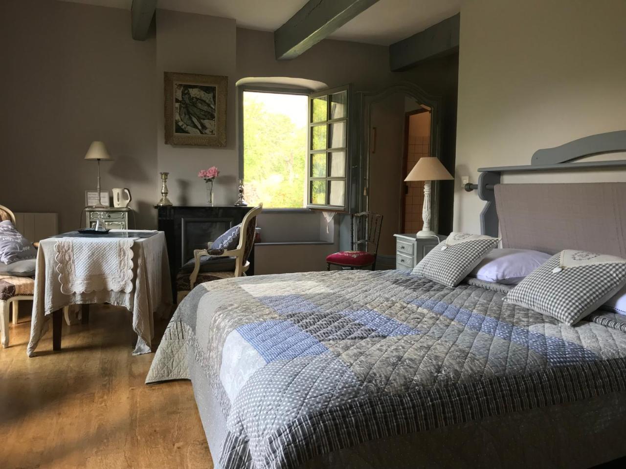 Bed and Breakfast Les Means Meolans-Revel Екстер'єр фото